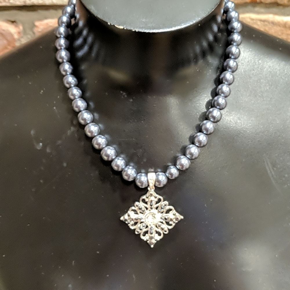 Elegant grey pearl necklace and earrings set